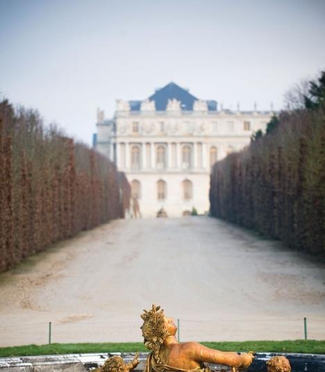 Deborah Saunt and David Hills on the Gardens of Versailles