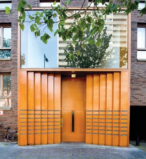 Gerard Maccreanor revisits the Piraeus building in Amsterdam ...