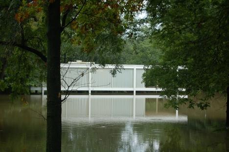 Mies' Farnsworth House under water | News | Building Design