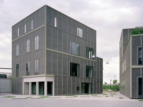 Body building in South Korea with ARU | Building Study | Building Design