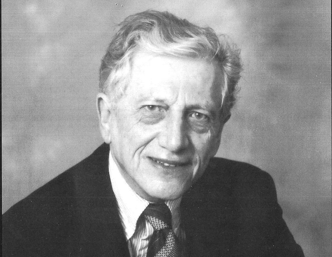 Peter Hall (19322014) News Building Design