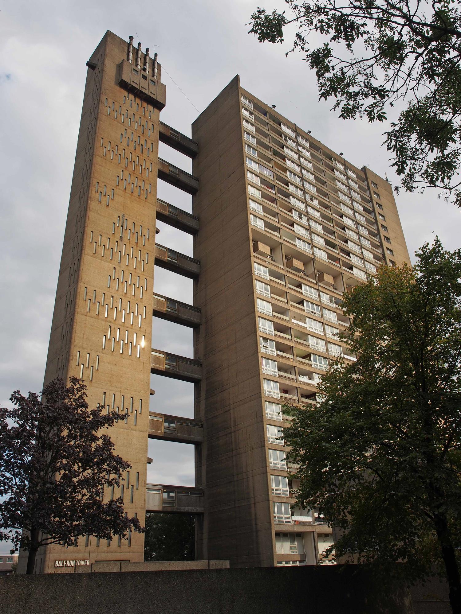 balfron-tower-listing-bid-on-minister-s-desk-news-building-design