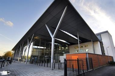 clissold leisure centre opening times
