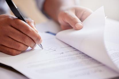 Contract shutterstock