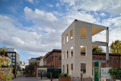Design museum stone demonstrator ©Bas Princen