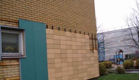 A demonstraton of the new external cladding system at Brogården