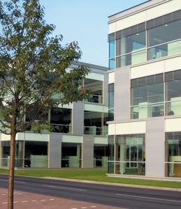 BDP’s new HQ for Roche in Welwyn Garden City features a highly insulated facade.
