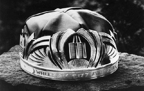 the 1977 Eistedfodd crown
