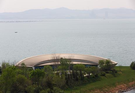Make Architects' seaside pavilion in Weihai