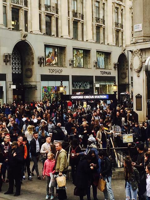 1833632_BenFlatman_Oxford Circus crowds