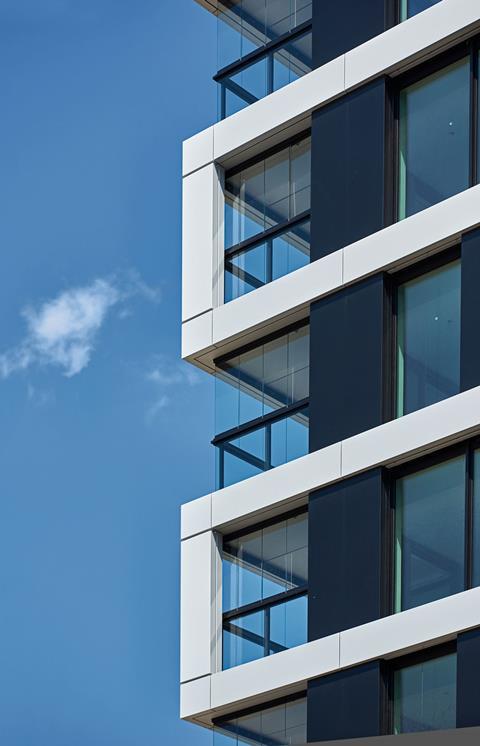 artikel2-solarlux-balkonverglasung-sl25-ref01567-021-ci2018
