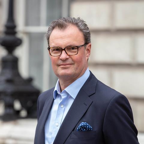 ADAM_Hugh Petter_1398-sq-2
