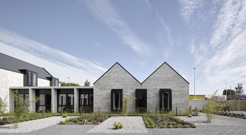 UK_MKT_PHO_REF_WAL_TER_Ronald_McDonald_07