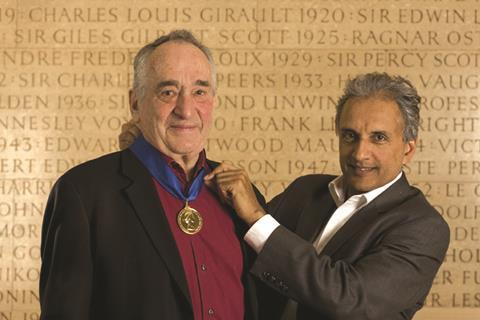 Ted Cullinan receives his RIBA Royal Gold Medal from Sunand Prasad in 2008