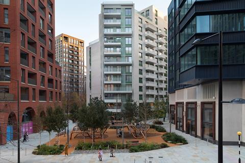 03_RootAndErect_ChiltonSquare_RachelFerrimanLowres_152