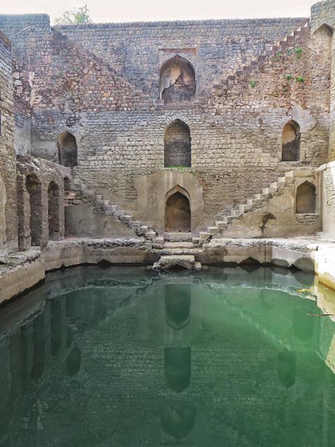 Stepwell in Ujala Baoli, Mandu, Madhya Pradesh, India. From The Vanishing Stepwells of India by Victoria Lautman