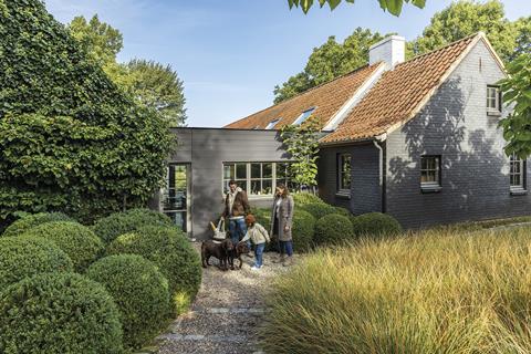 This wood effect facade in pewter grey is ideal for extensions.