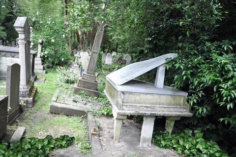 Highgate Cemetery 6