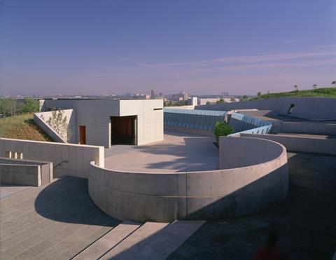 Neurosciences Institute at the Scripps Research Institute in La Jolla, California, designed by Tod Williams and Billie Tsien