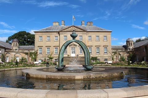 NS5420_-_Mahfouz_Fountain_at_Dumfries_House