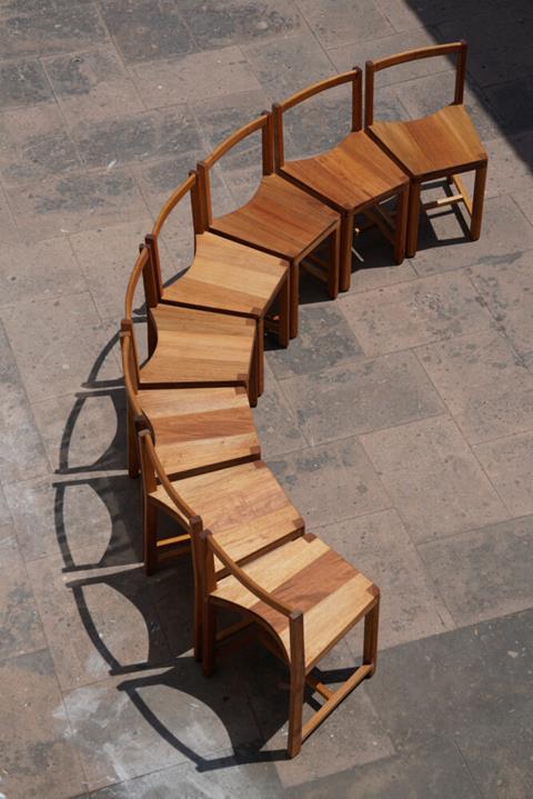 4-couples-table_DSC0240b-668x1001