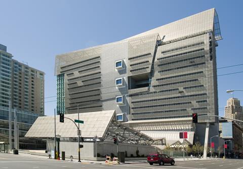 shutterstock_Morphosis’ Federal Building in San Francisco