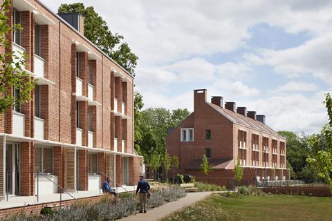 PRO_20014_01_townhouses and gardens_credit Jack Hobhouse