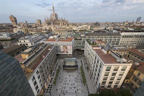 Foster & Partners' Apple store in Milan. Aerial view of the new Piazza Liberty with Milan Cathedral in the backdrop
