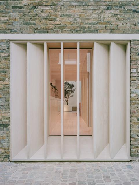 Elizabeth-Mews-Trewhela-Williams-Lorenzo-Zandri-00_web