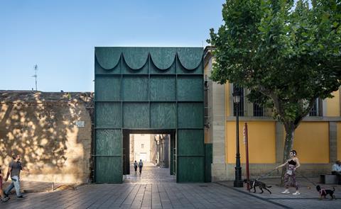 Puerta Extraordinaria by Associates Architecture (photo, Josema Cutillas)