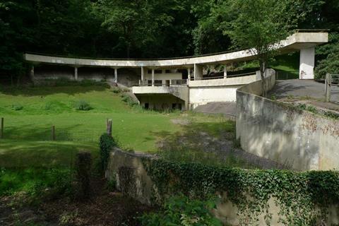 Lubetkin and Tecton's bear ravine at Dudley Zoo