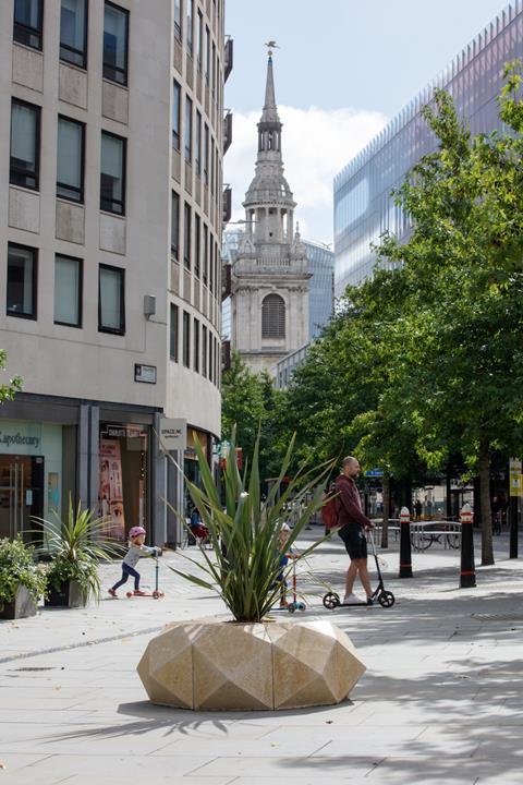 LAF - Pineapple bench