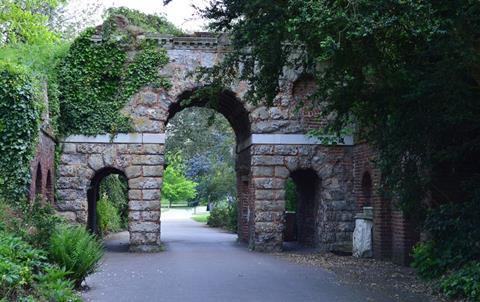 Kew ruined arch