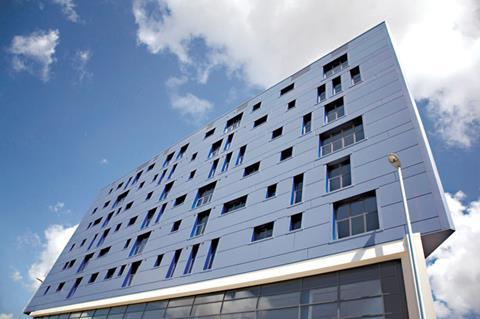 Indigo Blu, a residential and office building in Leeds designed by Architecture 2B, where Trimo’s QbissOne panels were specified.