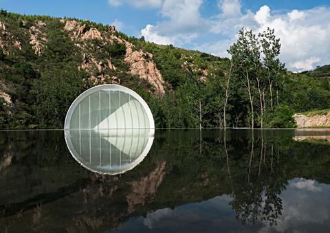 syn-architects-the-hometown-moon-21-day-light-the-moon-installation-and-roof-pond